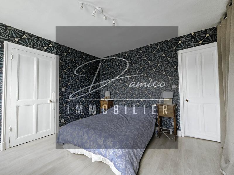 Maison - 164 m² - 8 pièces