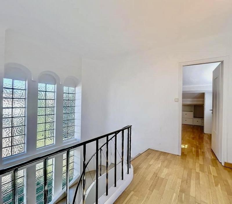 Maison bourgeoise - 300 m² - 5 pièces