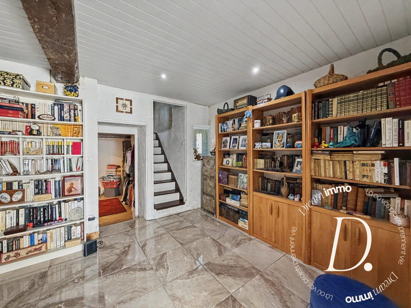 Maison - 291 m² - 10 pièces