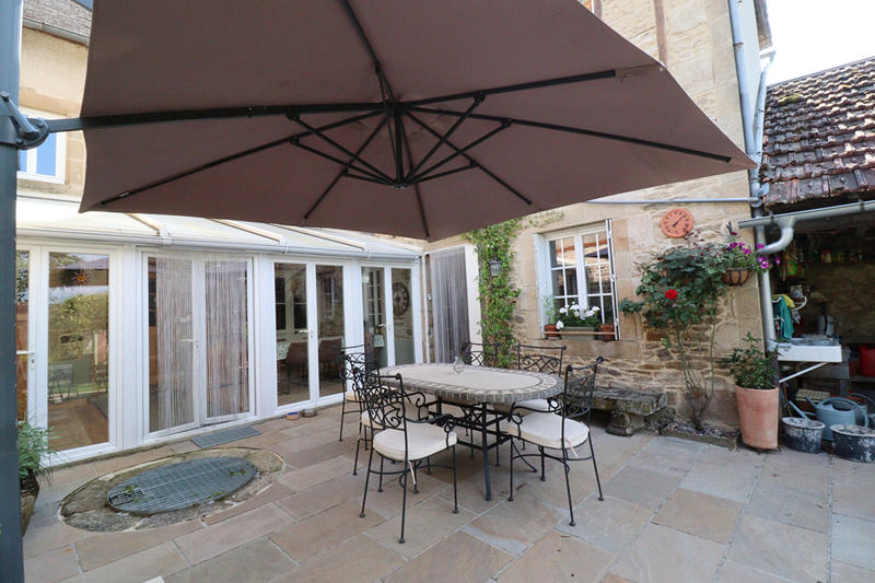 Maison - 226 m² - 9 pièces