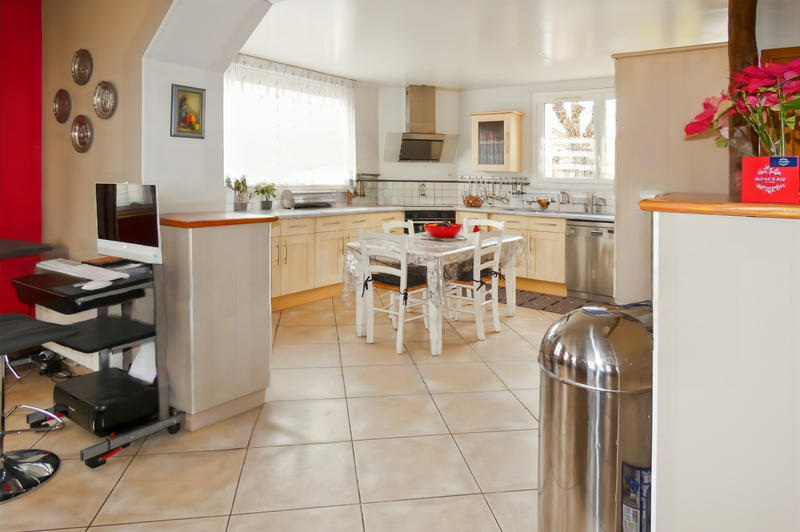 Maison - 193 m² - 8 pièces