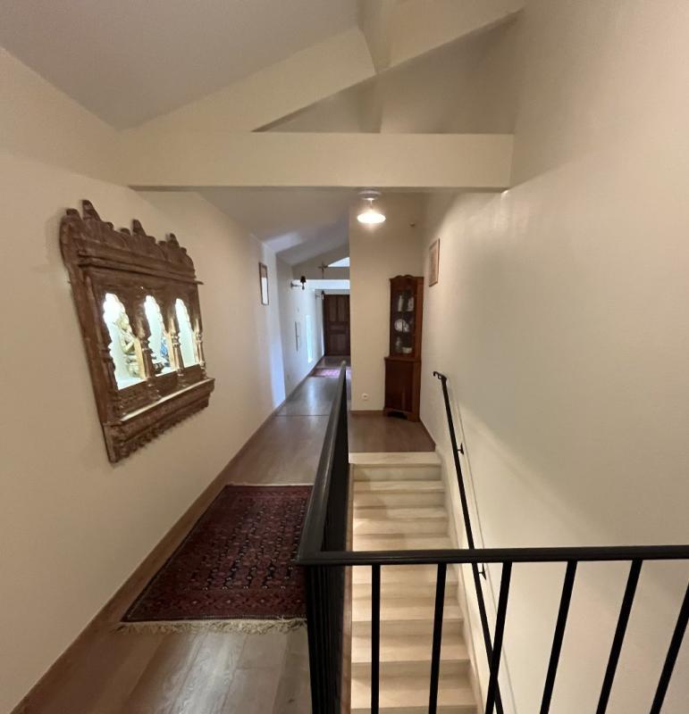 Maison - 250 m² - 6 pièces