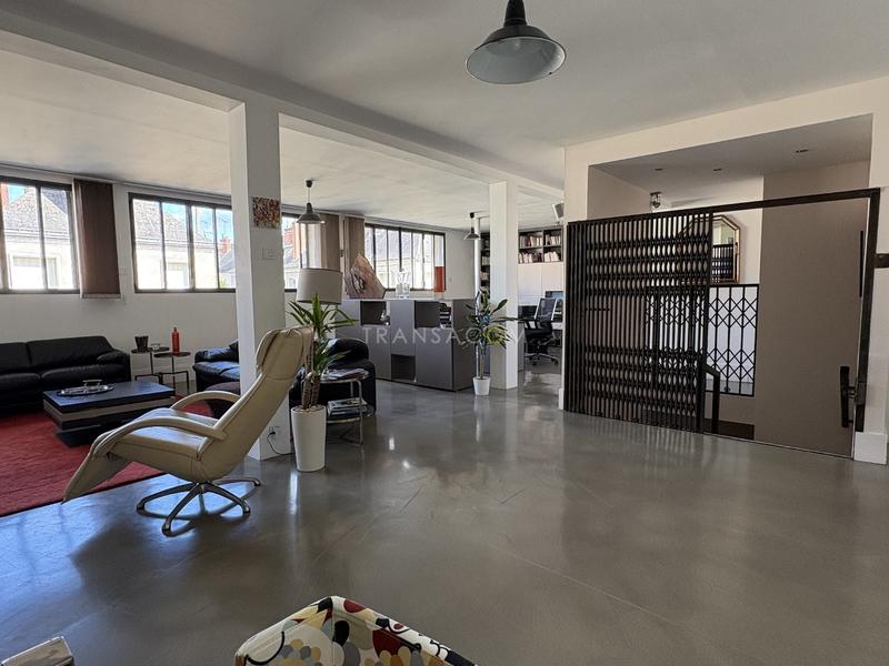 Atelier d'activités - 196 m² - 5 pièces