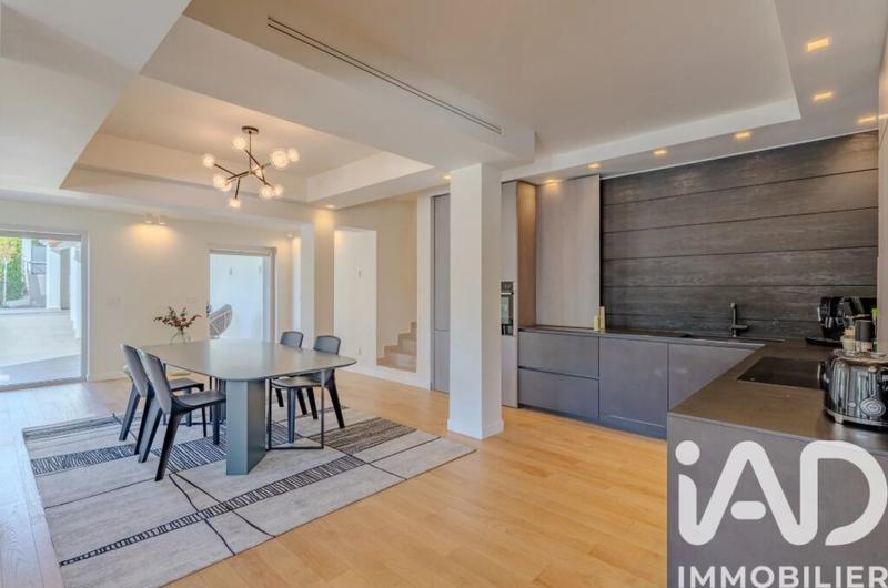 Maison - 171 m² - 5 pièces