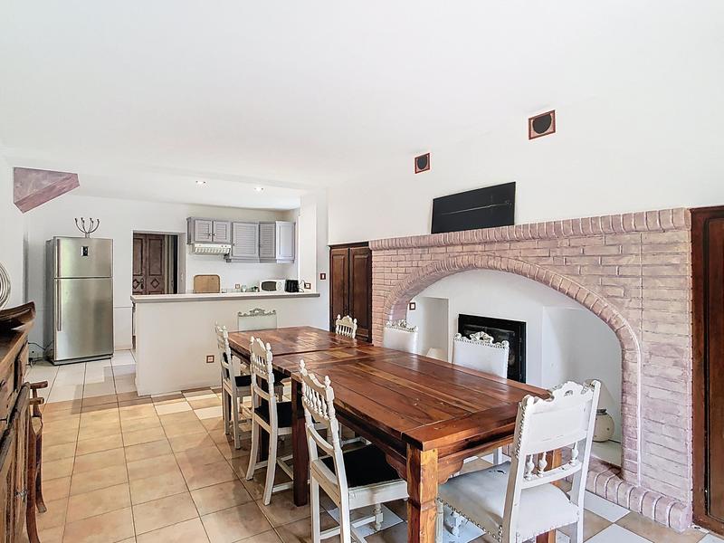 Villa - 342 m² - 8 pièces