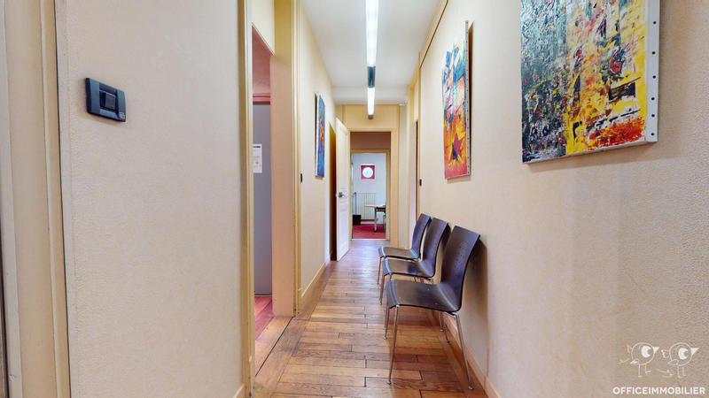 Bureau - 141 m² - 5 pièces