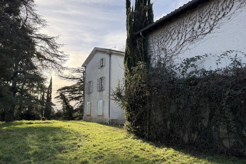 Maison - 432 m² - 10 pièces