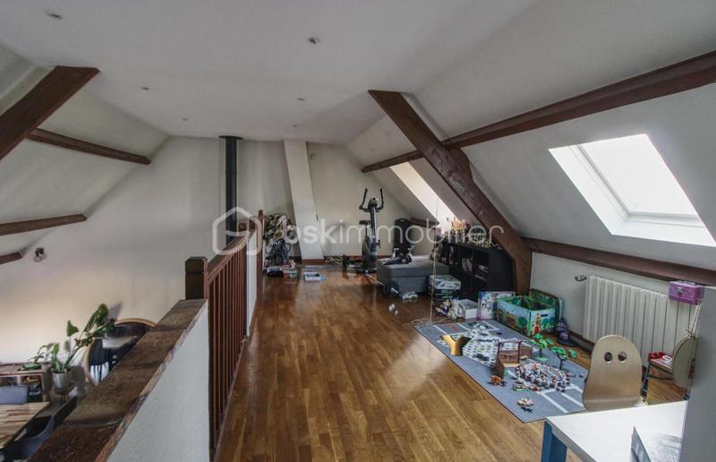 Maison - 200 m² - 8 pièces