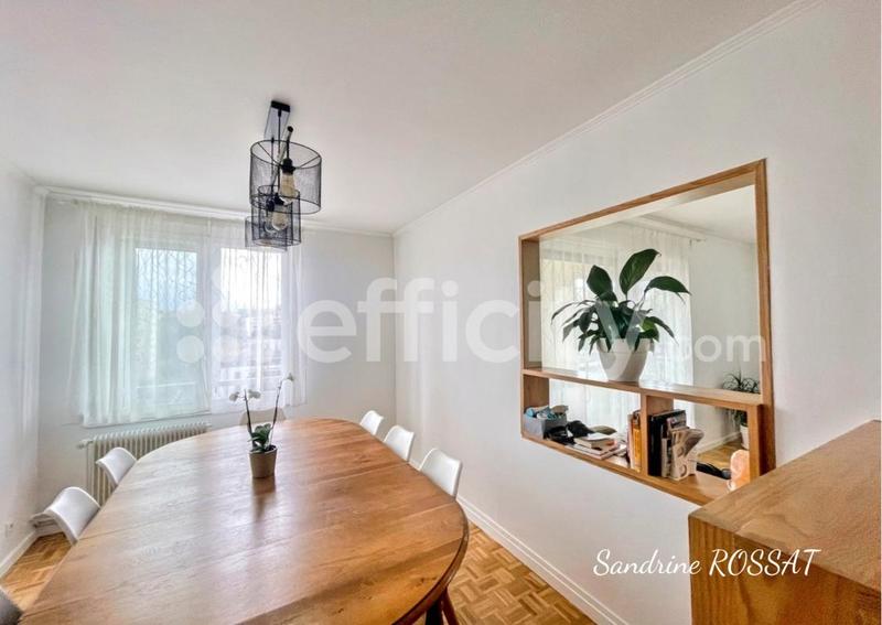 Appartement - 105 m² - 5 pièces