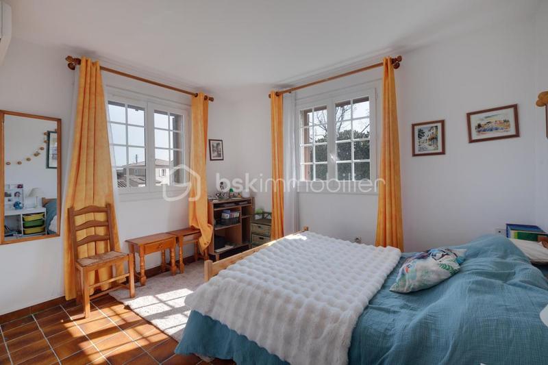 Maison traditionnelle - 260 m² - 5 pièces