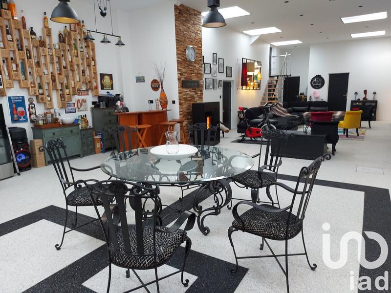 Loft - 202 m² - 4 pièces