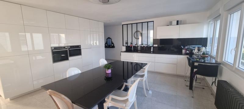 Appartement - 142 m² - 4 pièces