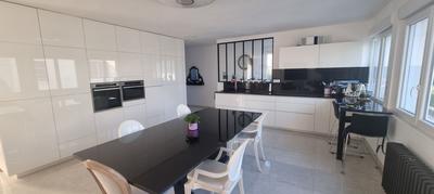 Appartement - 142 m² - 4 pièces