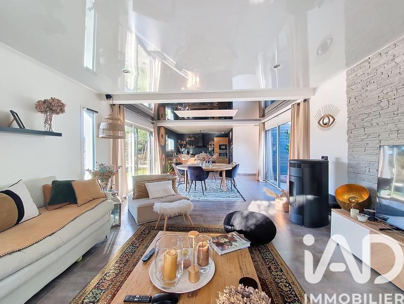 Maison - 215 m² - 6 pièces