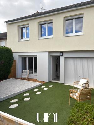 Maison - 93 m² - 5 pièces