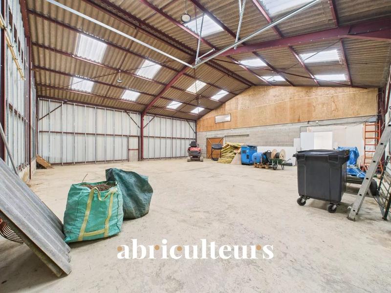 Local d'activités - 516 m²