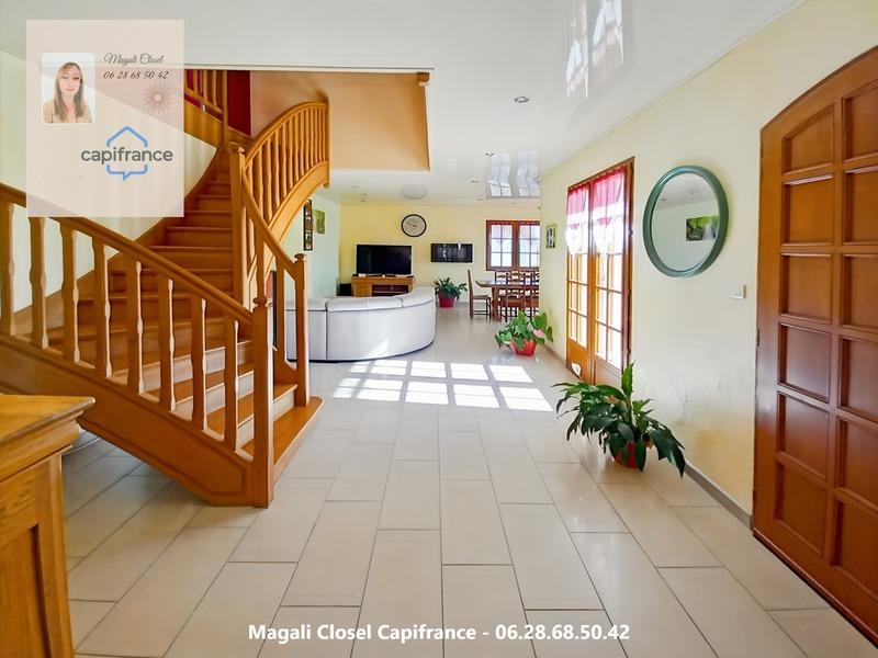 Maison - 216 m² - 9 pièces