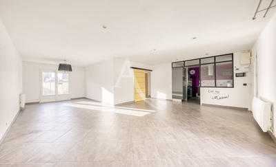 Maison - 75 m² - 5 pièces