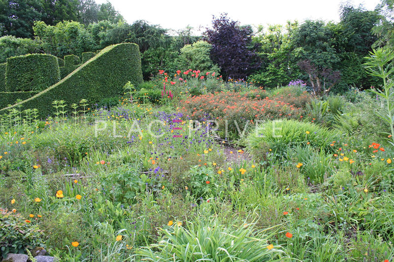 Maison - 300 m² - 11 pièces