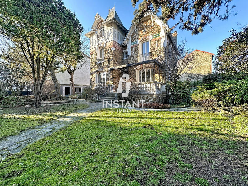 Maison - 258 m² - 8 pièces