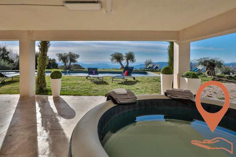 Viager - Villa - 620 m² - 9 pièces