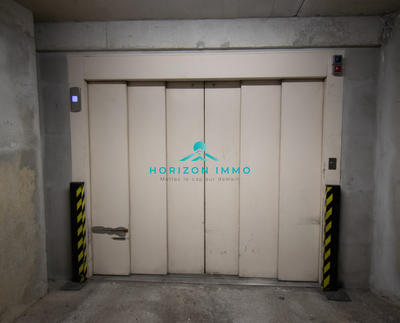 Parking / Garage - 12 m²