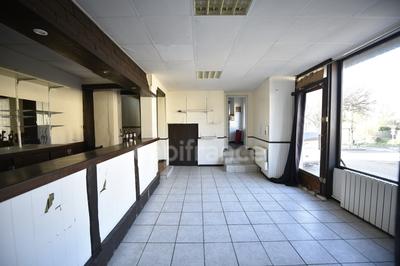 Local d'activité / Entrepôt - 160 m² - 7 pièces