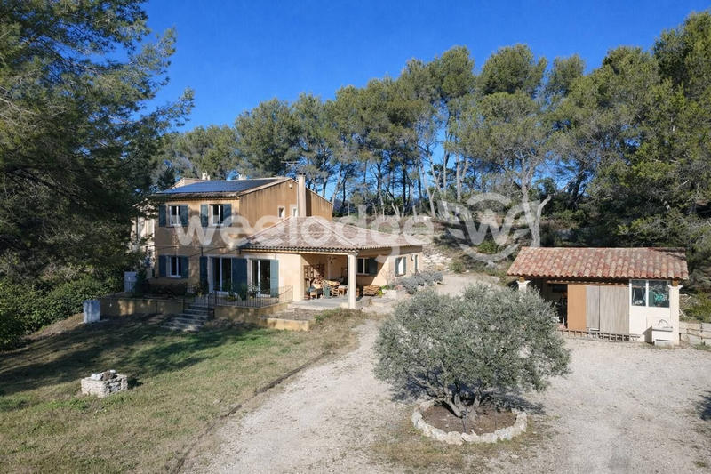 Maison - 215 m² - 5 pièces