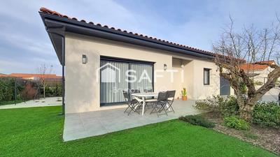 Maison - 86 m² - 4 pièces