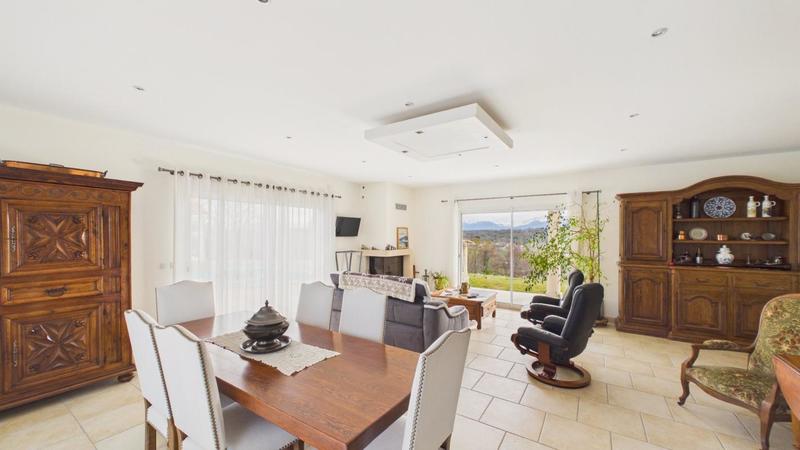 Maison - 191 m² - 6 pièces