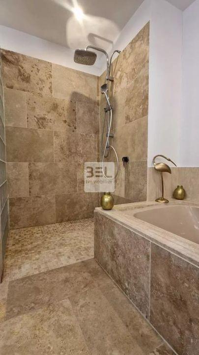 Maison - 255 m² - 8 pièces