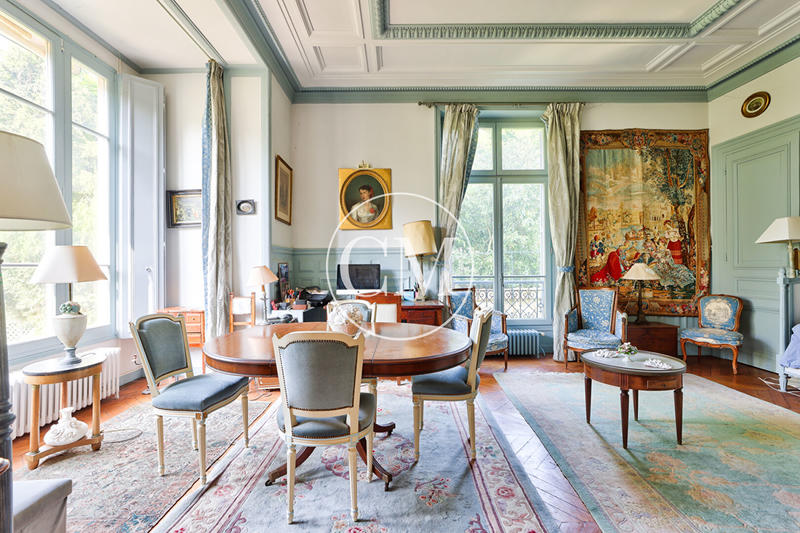 Appartement - 160 m² - 5 pièces