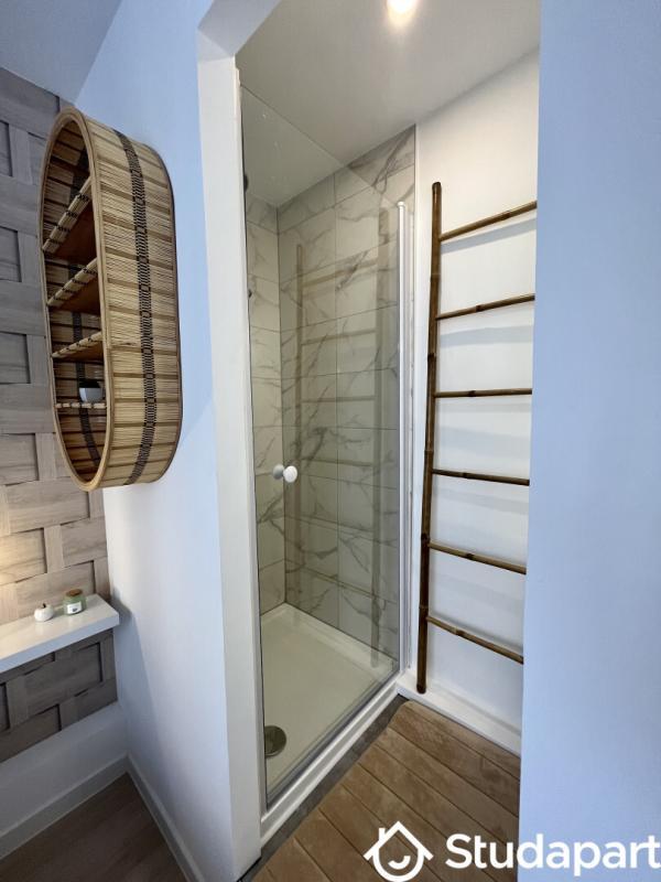 Chambre - 9 m² - 1 pièce