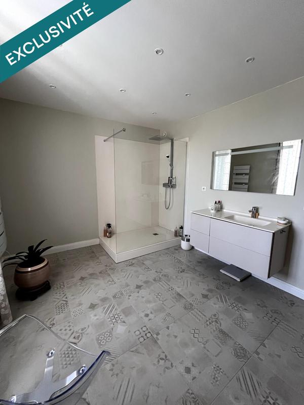 Villa - 260 m² - 8 pièces