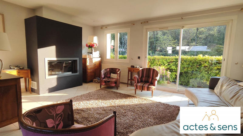 Maison - 215 m² - 10 pièces