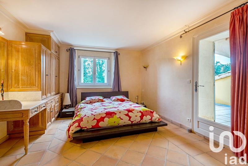 Maison - 385 m² - 7 pièces