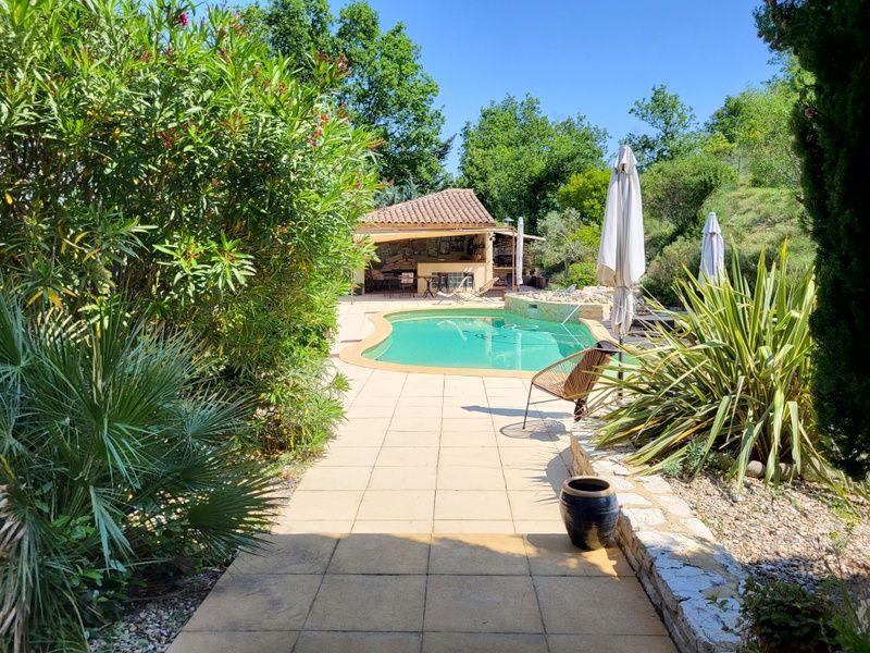 Maison - 185 m² - 8 pièces