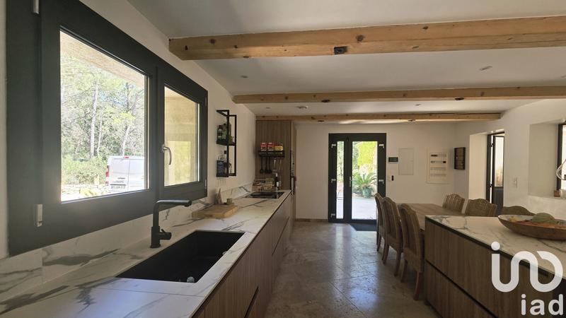 Maison - 240 m² - 8 pièces