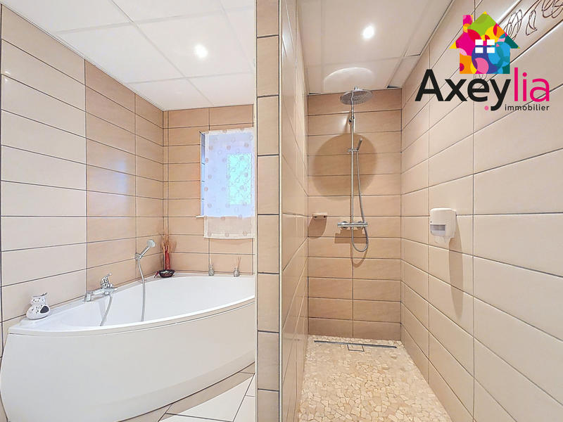 Propriété - 409 m² - 10 pièces