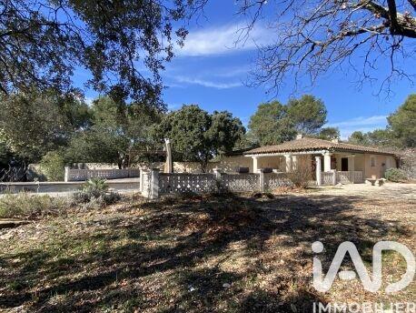 Maison - 255 m² - 7 pièces