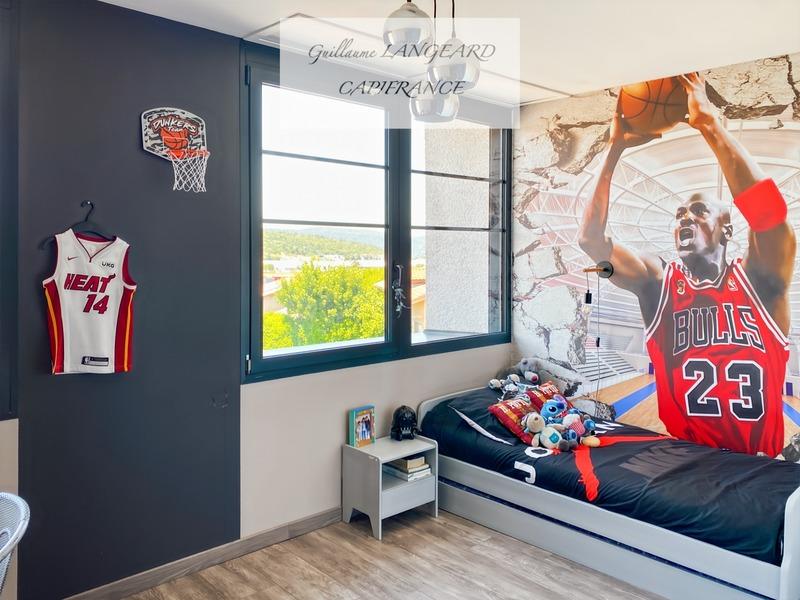 Maison - 174 m² - 6 pièces