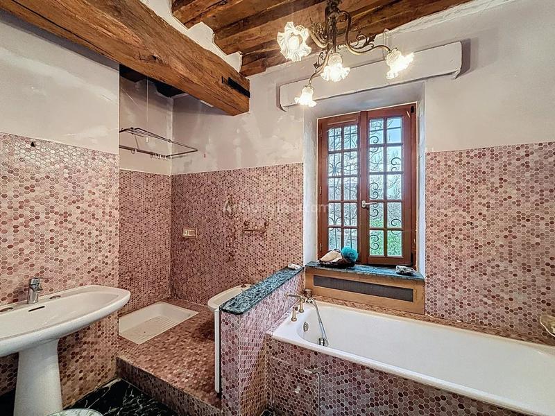 Maison - 203 m² - 6 pièces