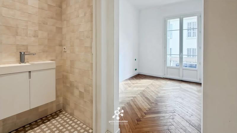 Appartement - 100 m² - 5 pièces