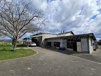 Maison - 210 m² - 6 pièces