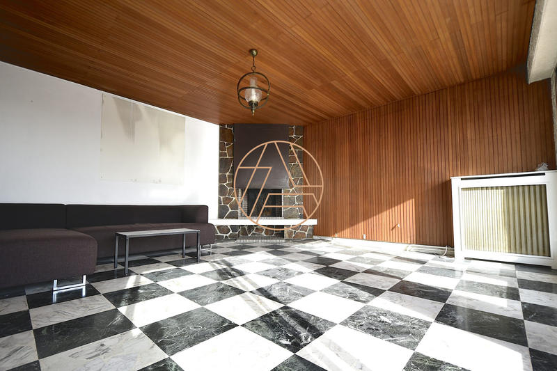 Appartement - 150 m² - 6 pièces