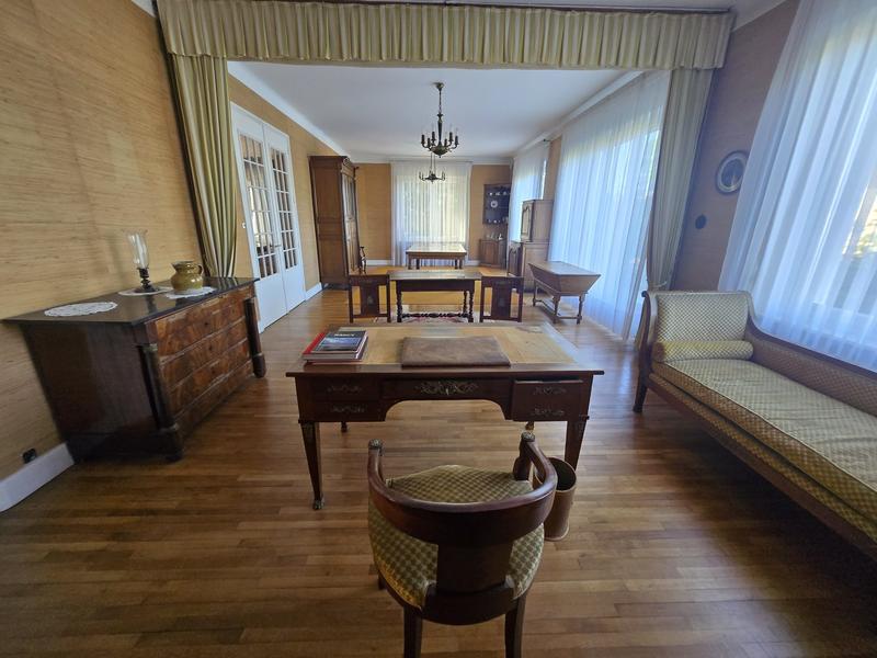 Maison - 393 m² - 10 pièces