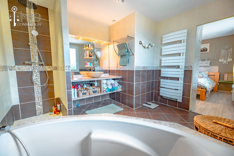 Villa - 167 m² - 6 pièces