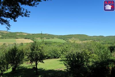 Maison - 230 m² - 9 pièces