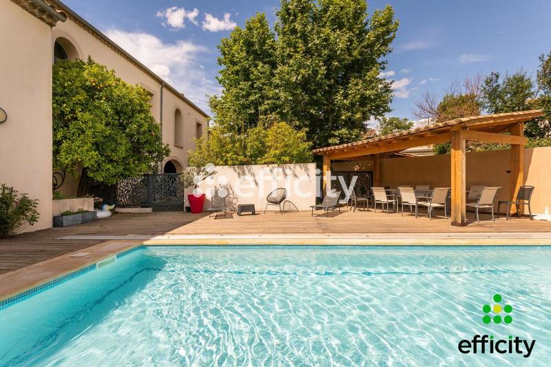 Demeure - 338 m² - 7 pièces