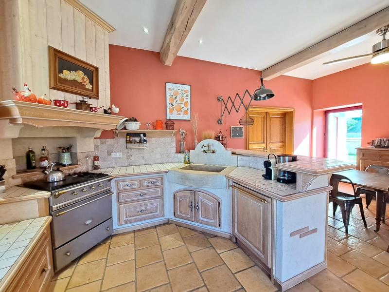 Maison - 276 m² - 11 pièces